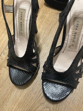 Zapatos de tacón Zara negros