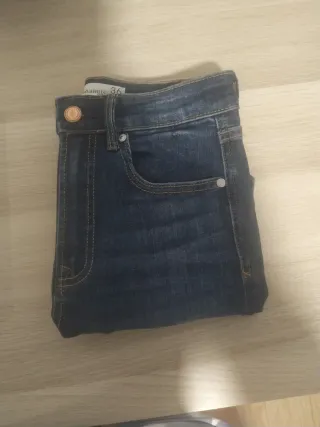 Pantalón vaquero Stradivarius D07 talla 36