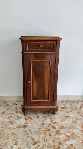 Comodino d'epoca in legno
