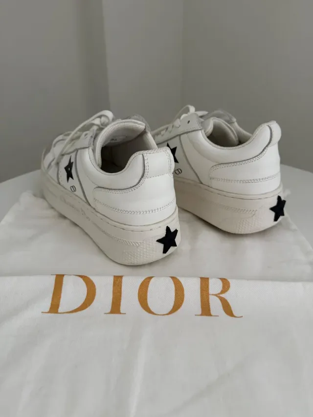 Zapatillas Dior Blancas y Grises con Estrellas