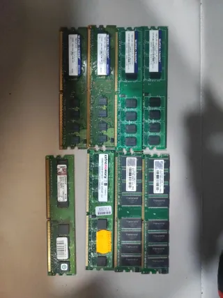 8 Memorias RAM DDR y DDR2