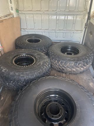 Ruedas 37x12,5R15