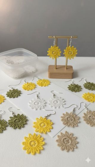 Pendientes de encaje teñidos con cúrcuma