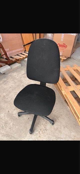 Sillón de oficina negro