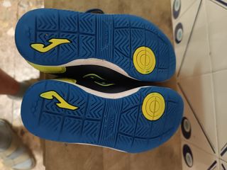 Zapatos futbol sala Joma Azul y Amarillo. Talla 30