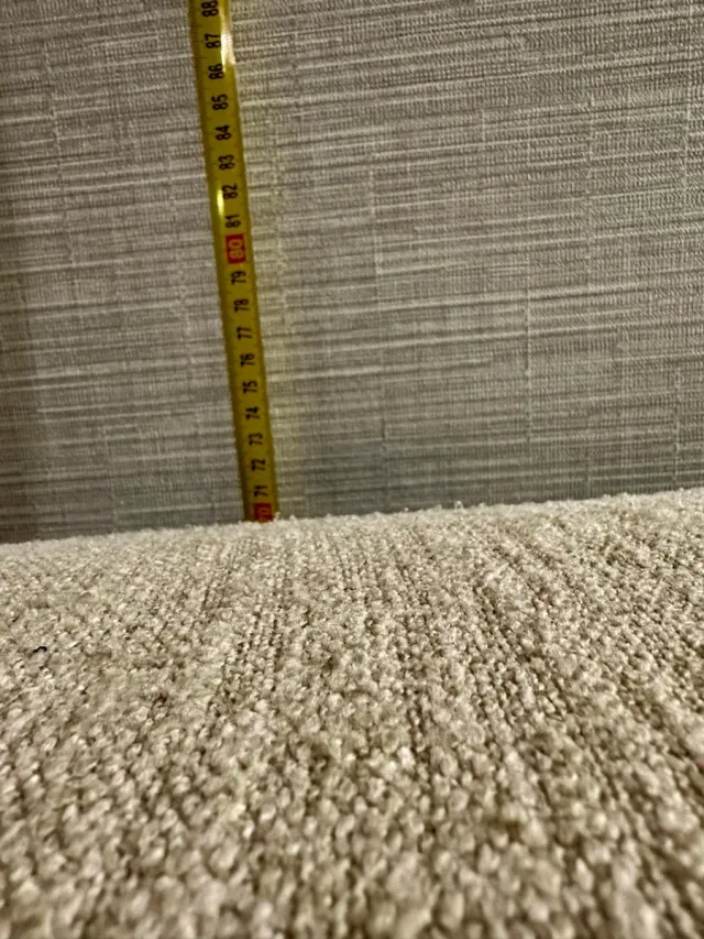 Divano in tessuto beige