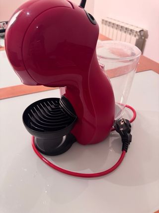 Cafetera Dolce Gusto Roja