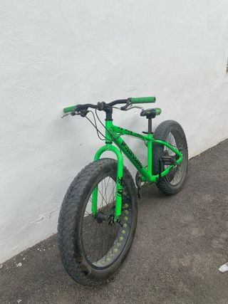 Bicicleta 7 marchas frenos disco