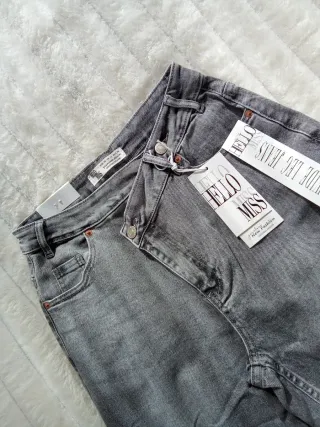 Pantalón vaquero gris cintura asimétrica T.38