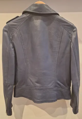 Chaqueta cuero azul Mango