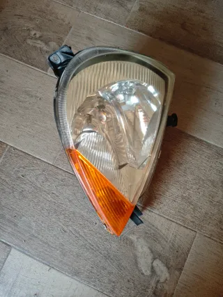 Faro derecho Ford KA