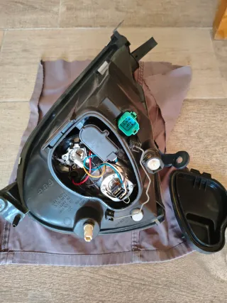 Faro derecho Ford KA