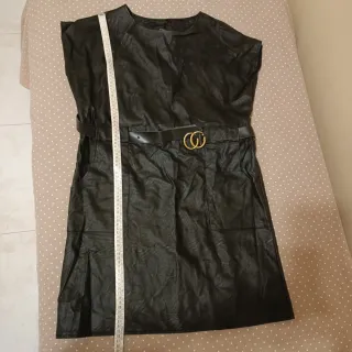 Vestito finta pelle con cintura.....
