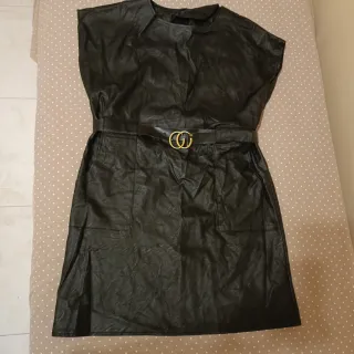 Vestito finta pelle con cintura.....