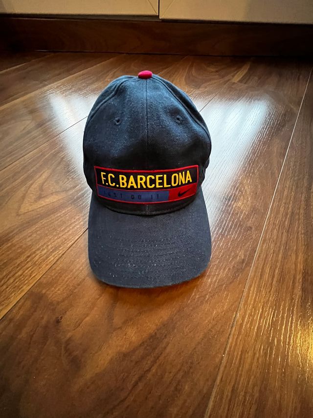 Gorra FC Barcelona Retro Nike Negra Roja