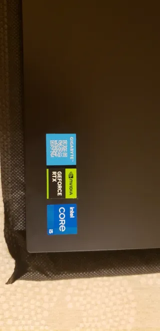 Portátil Gigabyte G5 MF i5 12500H. NO ENCIENDE