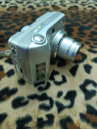 Nikon Coolpix 7600 Fotocamera Digitale 7.1MP