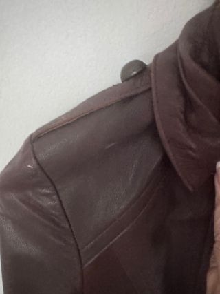 Chaqueta de cuero con cuello de pelo