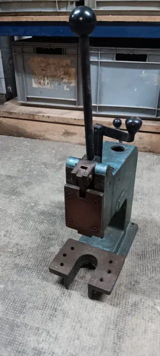 Prensa manual de metal