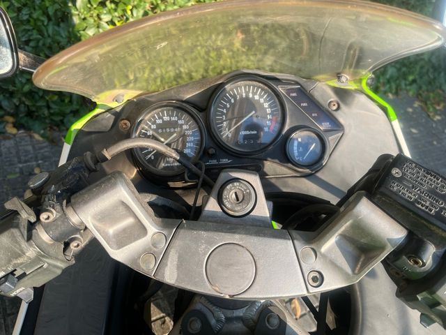 Moto Clásica Kawasaki zzr 600