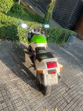 Moto Clásica Kawasaki zzr 600