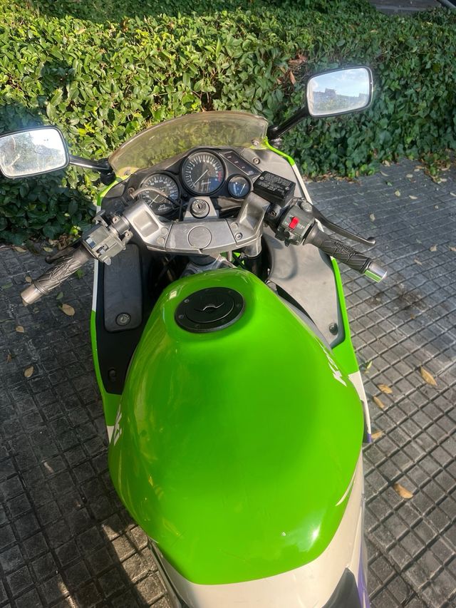 Moto Clásica Kawasaki zzr 600