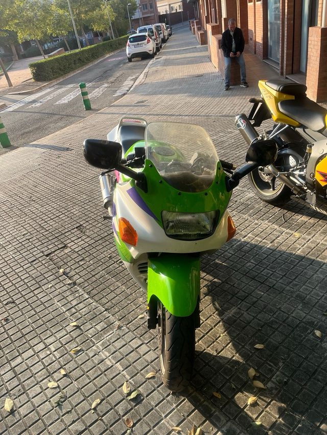 Moto Clásica Kawasaki zzr 600