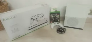 Controller Xbox One S da 1 TB + 1, gioco non incluso