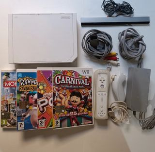 Nintendo Wii + Controller + 4 Giochi + Accessori