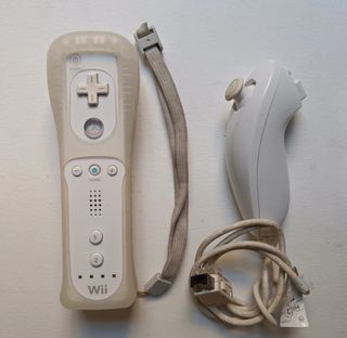 Nintendo Wii + Controller + 4 Giochi + Accessori