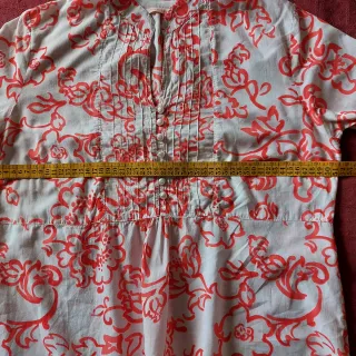 Blusa estampada floral roja y blanca