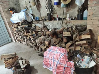 Leña de olivo y almendro para chimenea