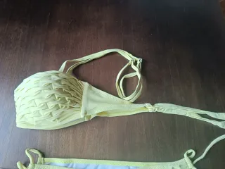 Bikini amarillo