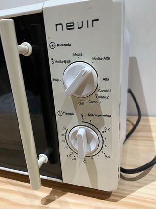 Microondas Nevir Blanco