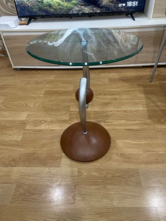 Mesita redonda cristal y metal