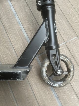 Patinete Negro Muy Buen Estado