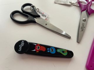 Tijeras infantiles material escolar Smiggle NUEVO