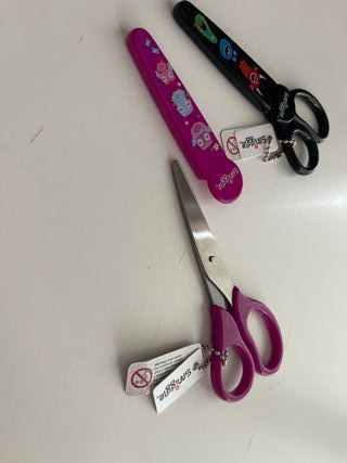 Tijeras infantiles material escolar Smiggle NUEVO