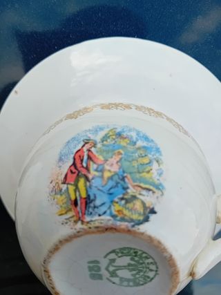 2 tazze antiche con i loro piatti Pickman.