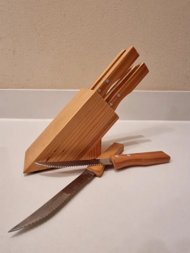 Set Coltelli Tavolo Acciaio e Legno