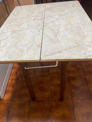 Mesa de cocina extensible con cajón