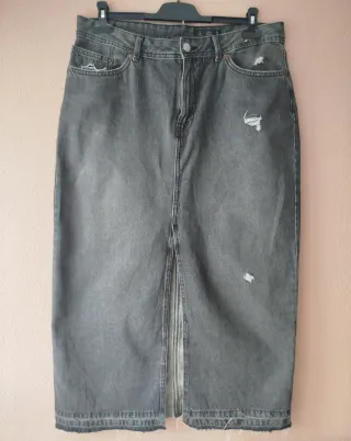 Falda vaquera larga gris desgastada