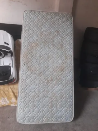 Colchón de tela
Un poco sucio