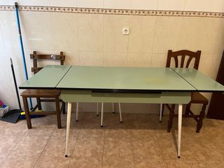 Mesa de cocina extensible verde