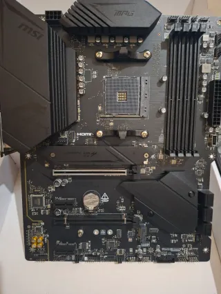 MSI B550 GAMING PLUS Placa Base AMD AM4