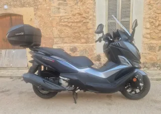 Sym Cruisym 300 en perfecto estado