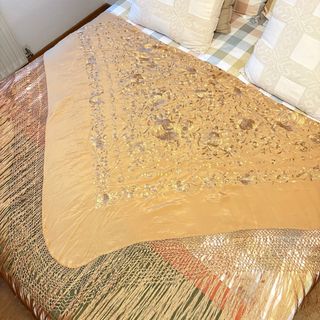 Mantón de Manila bordado