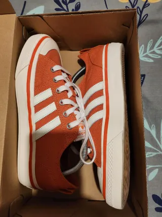 Zapatillas Adidas Naranja y Blanco