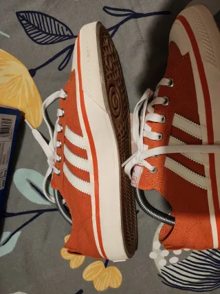 Zapatillas Adidas Naranja y Blanco