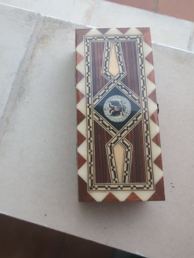 Llavero Plata deLey Universidad de Granada taracea